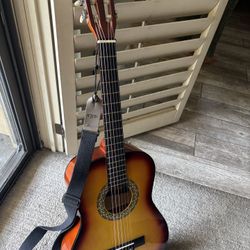 Beginner Guitar with Bag, Strip