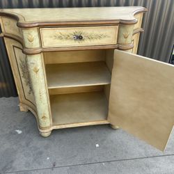 Entryway Cabinet 