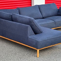SECTIONAL COUCH  MACYS BLUE DELIVERY AVAILABLE 🚚