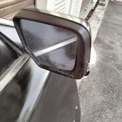 2018-2020 Chevrolet Impala Side View Mirror ( Right Side) Electric Powered With Signal Light OEM.