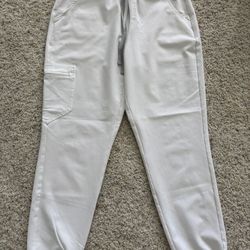 White FIGS Jogger Scrub Pants – Size M – $12
