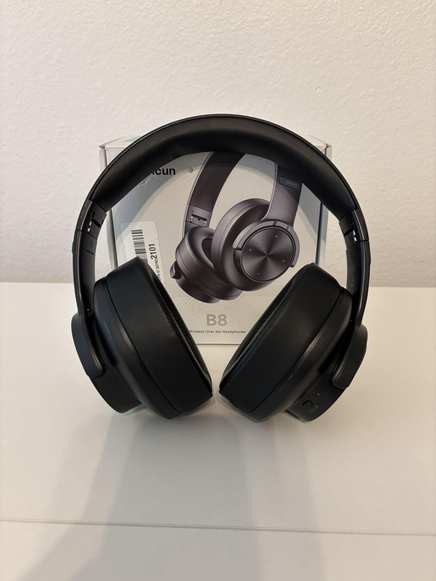 Black Picun B8 Bluetooth Headphones New!