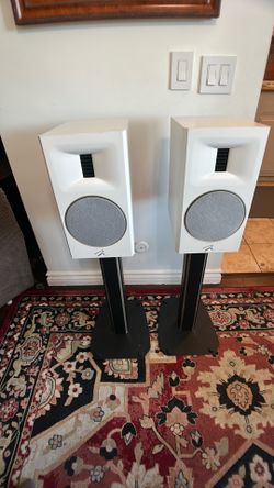 Martin Logan B100 XT Motion Bookshelf Speakers in White with Stands