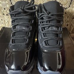 Jordan 11 Retro Cap And Gown Size 7 In Woman & Men 5.5