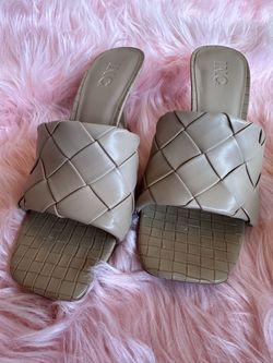 Bandolino Nude Patent Leather Heeled Sandals