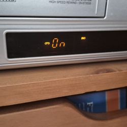 DAEWOO VHS & DVD Combo  