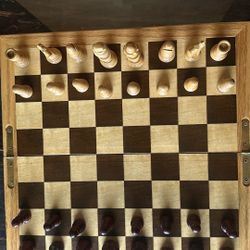 CHESS BOARD OAK WOOD 1985  (40  YEARS OLD