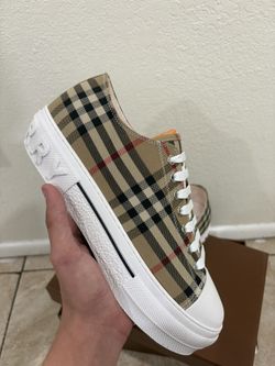 Burberry Converse 
