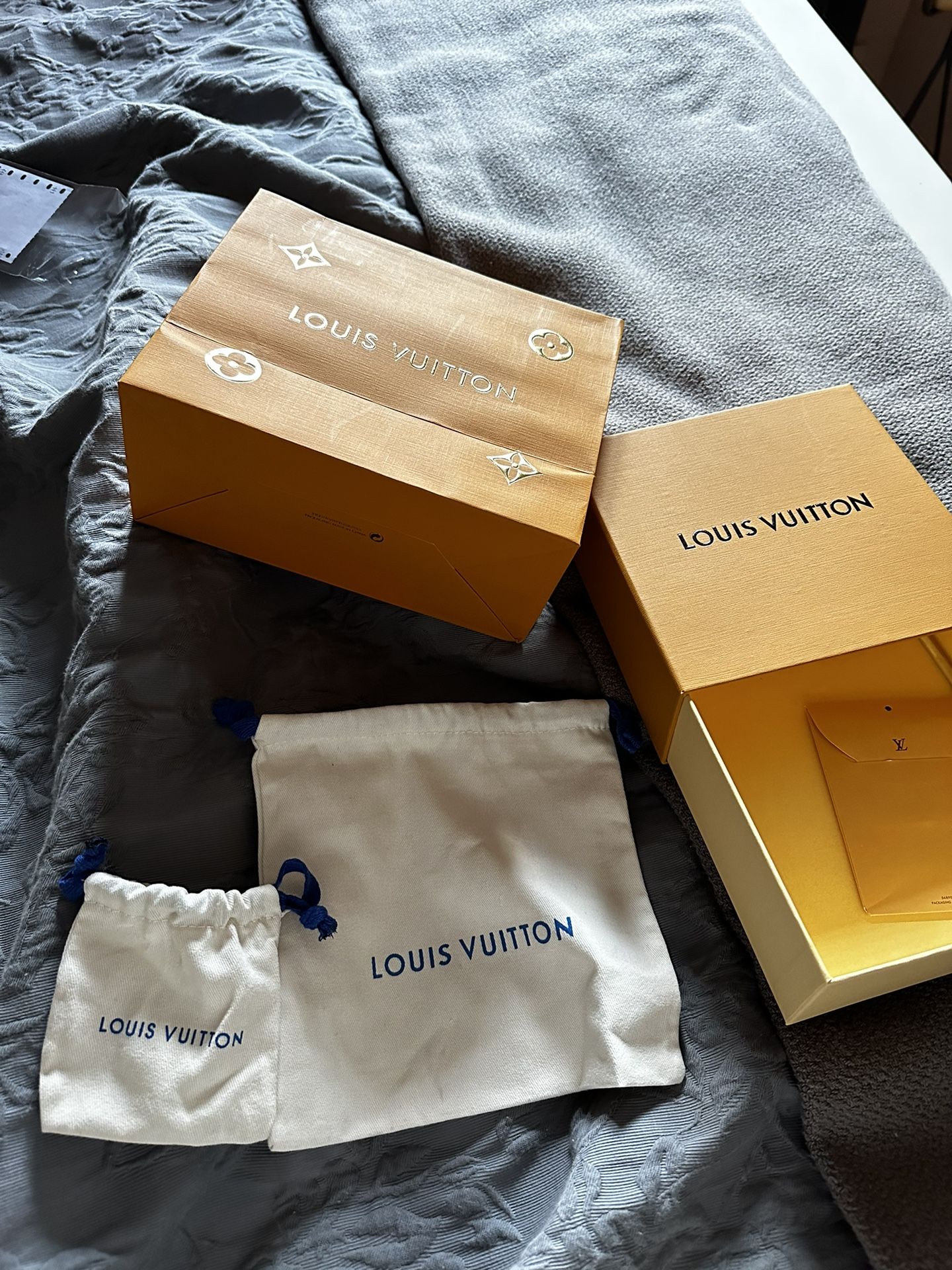 Louis Vuitton Belt Reversible Cognac/Navy Blue for Sale in New York, NY -  OfferUp