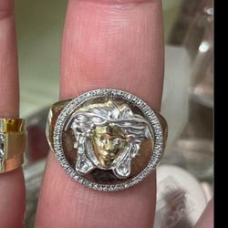 10k Versace Diamond Ring 