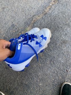 Baseball cleats