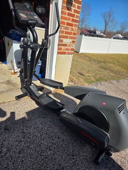 Gym quality elliptical