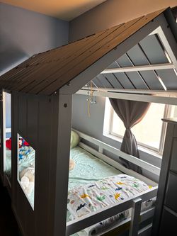 Kids bed house