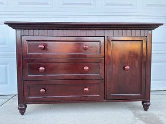 Quality Hard Wood Dresser