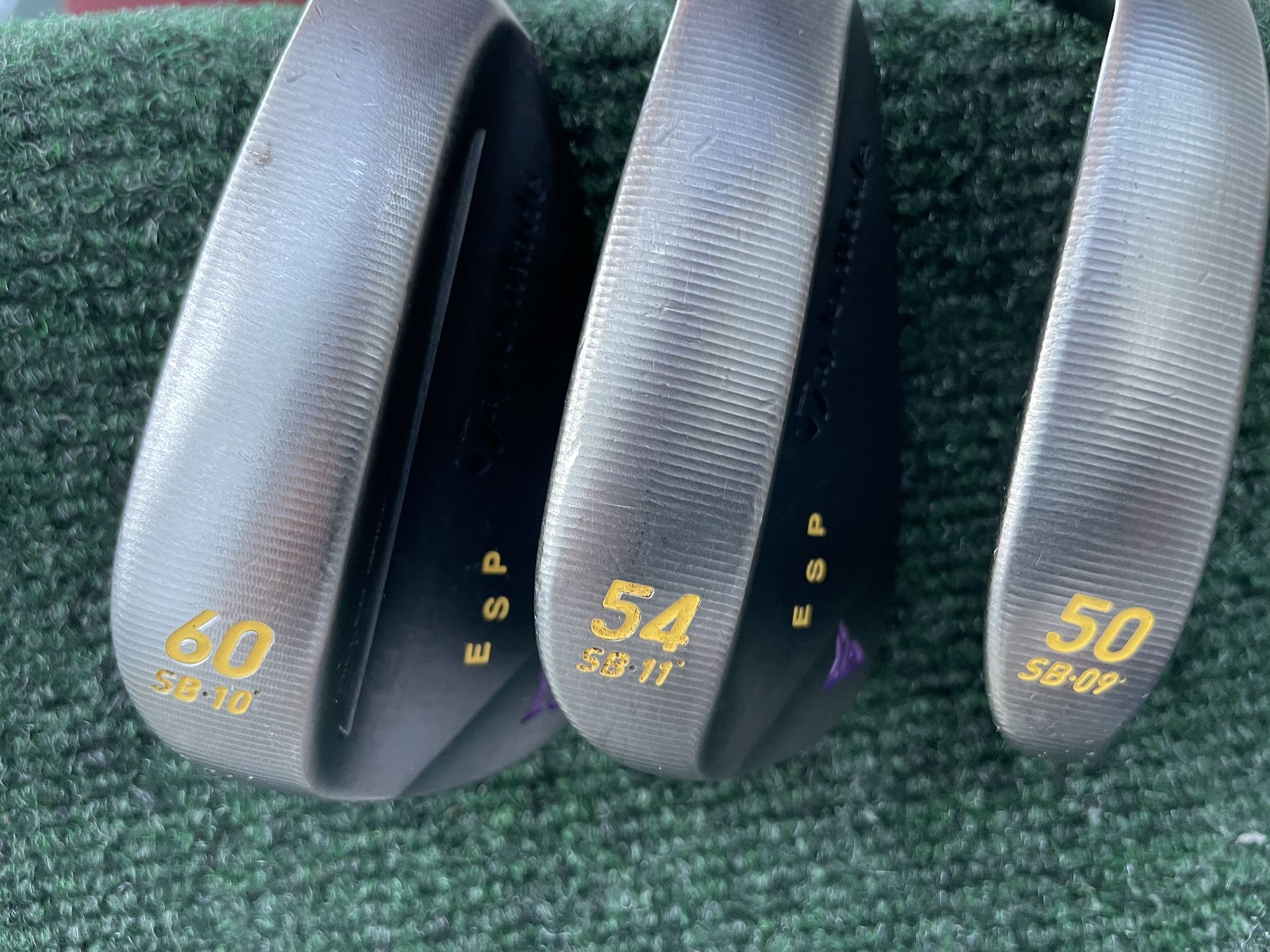 TaylorMade Wedge Set Milled Grind 2 50*,54*,60*  KBS Tour C-Taper 100 S-Shaft