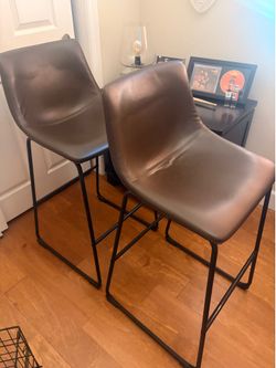 4 Bar/Counter Stools $160