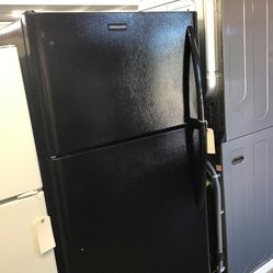 Frigidaire 18 Cu Ft Top And Bottom Fridge. 1 year Warranty 