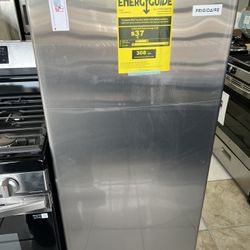frigidaire upright freezer 