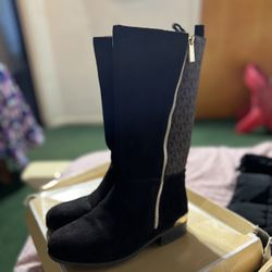 MK size 1 girl's boots