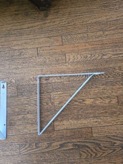 Everbilt white shelf brackets 11 pieces