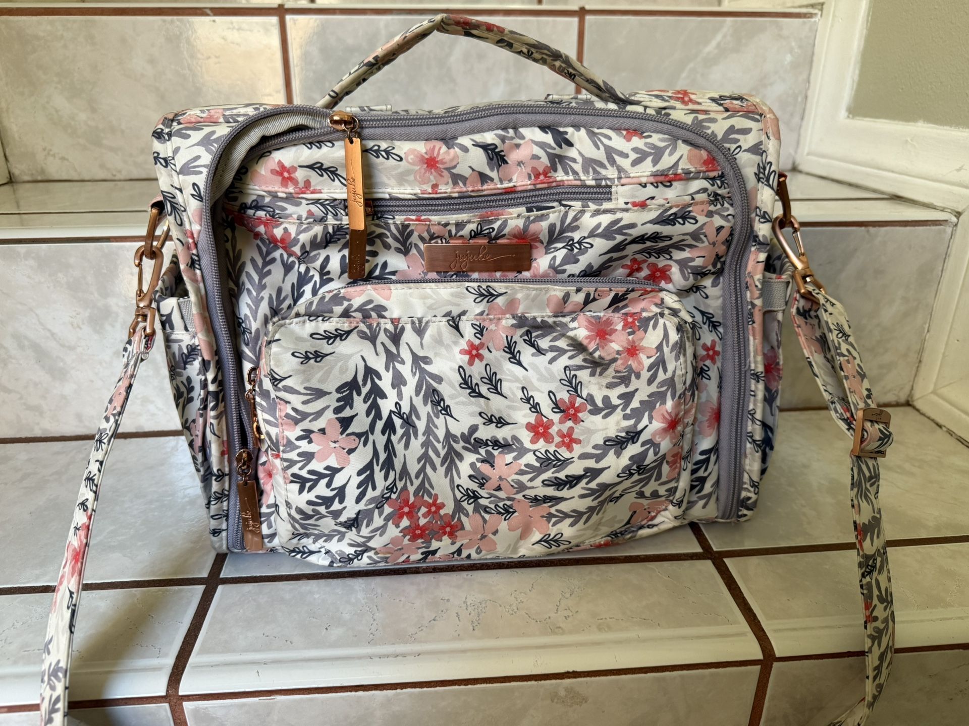 JUJUBE DIAPER DUFFLE BAG