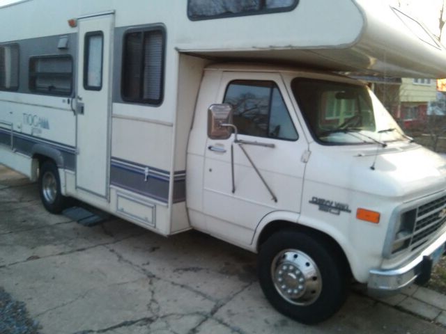 1996. Chevy. MOTOR HOME