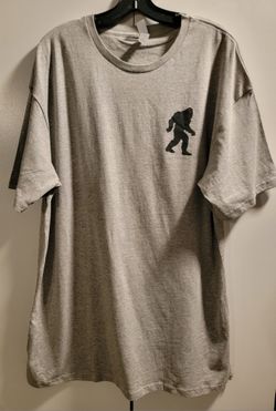 Men's gray short-sleeve t-shirt with a black Bigfoot silhouette graphic Size XLT