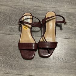 Women’s Burgundy flats Size 7