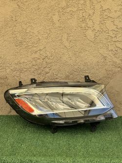 2019-2025 MERCEDES SPRINTER FRONT RIGHT PASSENGER LED HEADLIGHT OEM