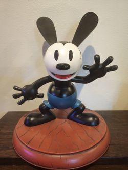 Oswald The Lucky Rabbit Medium Fig
