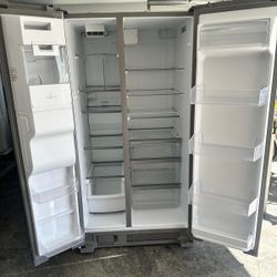 Whirlpool matching kitchen set.