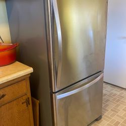 Whirlpool Refrigerator