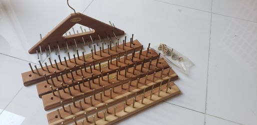 Cedar Tie Rack And Hanger