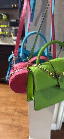 Ladies shoulder purses