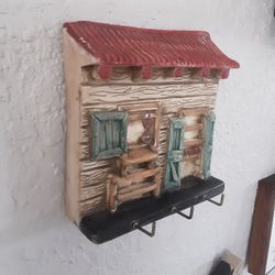 Vintage Ceramic Cabin Key Holder 6.25x6.25 