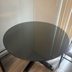 Circle Kitchen Table - Pottery Barn - Used