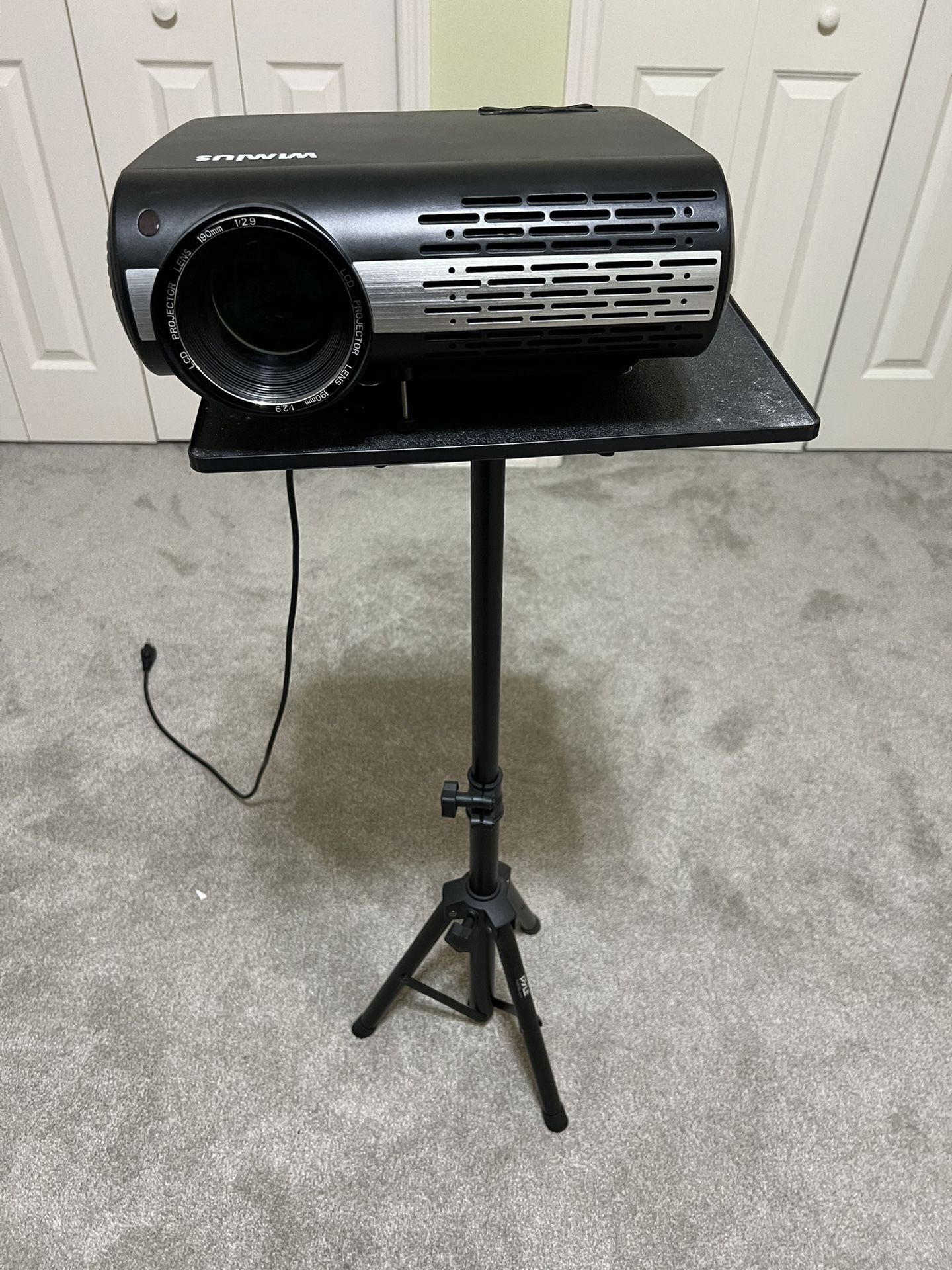 Wilmius P62 WiFi Projector With Stand 