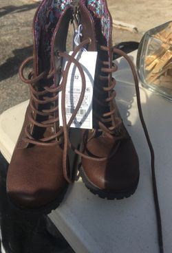 Girls boots