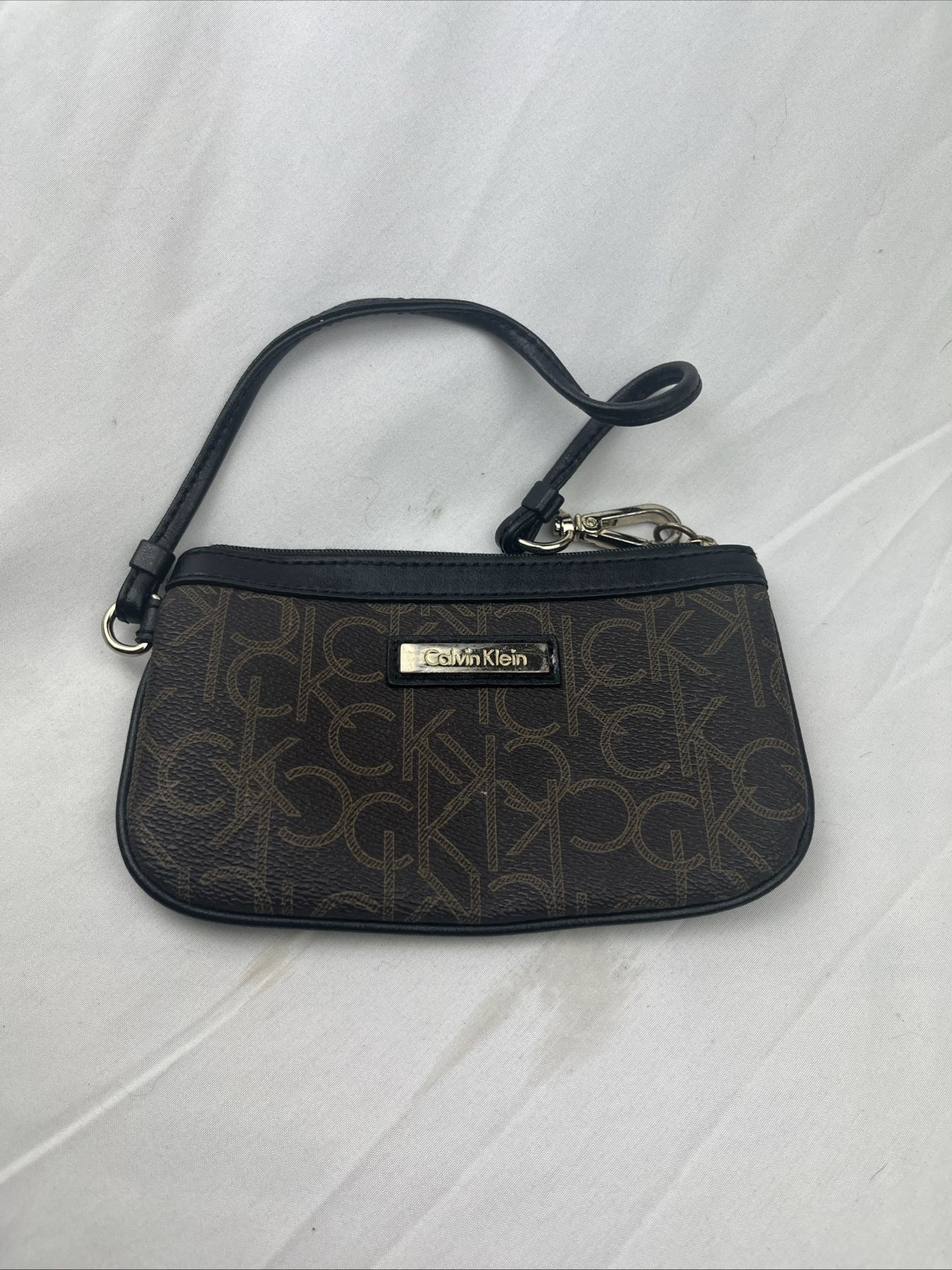 Calvin Klein Clutch Change Purse Zip Closure Small Wristlet Black 7" x 4.5"