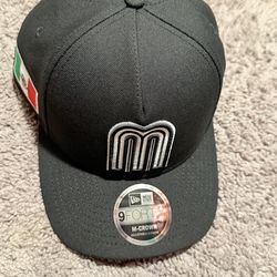 New Era 9Forty Men’s Mexico Black/White SnapBack Cap
