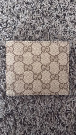 Gucci Essence Classic bi-fold wallet