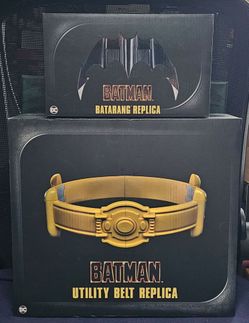 Neca Batman Utility Belt and Batarang Set