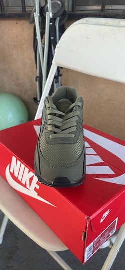 Nike air max 90 olive Size 9 men
