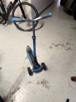 Globber 3-Wheel Scooter — $45