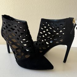 New  Bootie Heel Size 7.5