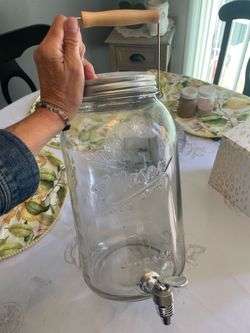 beverage dispenser  250oz