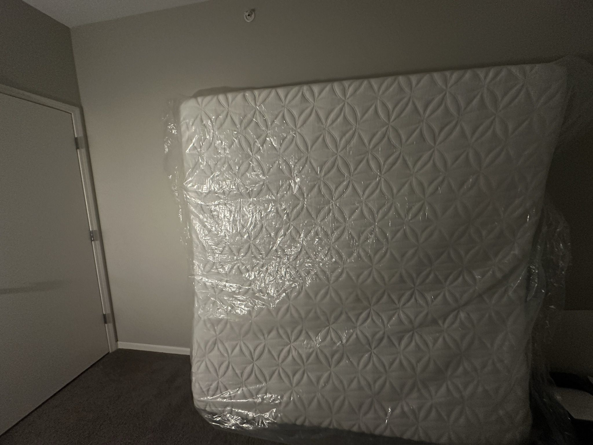 King Tempur-Pedic Cloud Mattress – Luxury Memory Foam Comfort