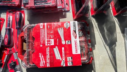 Milwaukee 28-Piece SAE Socket Set PACKOUT