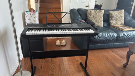 Keyboard With Bench