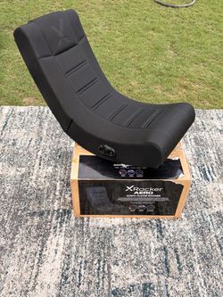 Rocking gaming chair speaker built in BLUETOOTH